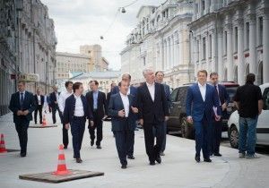 Мэр Москвы Сергей Собянин осмотрел ход работ на Мясницкой улице