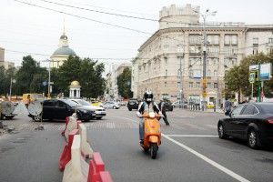 В Москве начались работы по укладке тротуарной плитки