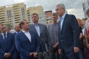 Мэр Москвы Собянин открывает новую дорогу в поселке Коммунарка Новой Москвы