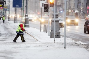 Снег и грязь убрали со столичных дорог в конце октября