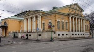 Prechistenka_pushkin_museum_corner