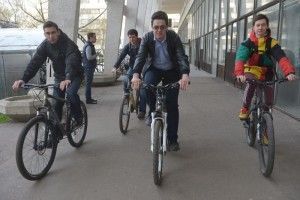 В Москве стало еще больше велопарковок