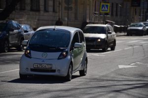 Пользователи приложения «Парковки Москвы» введут номер машины и код региона