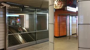 В вестибюлях станций появились зеркала двух размеров. Фото: mos.ru