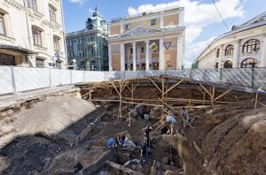 Свыше десяти тысяч исторических предметов нашли специалисты в процессе работ на центральных улицах Москвы. Фото: "Вечерняя Москва"