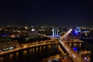 Флаги установят на Новом Арбате и Новоарбатском мосту. Фото: "Вечерняя Москва"