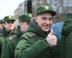 Для участников праздника организуют конкурсы на военную тему. Фото: «Вечерняя Москва»