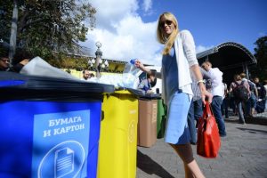 За первую неделю городского фестиваля москвичи собрали около 120 литров мусора. Фото: "Вечерняя Москва"