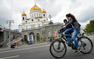 Всего 2,2 миллиона поездок на двухколесном транспорте совершили жители и гости города с момента старта велосезона. Фото: «Вечерняя Москва»