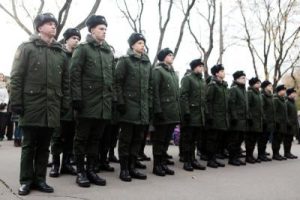 Более 300 жителей отправились на военную службу в Российские войска в осеннем призыве 2017 года из Центрального округа. Фото: архив, «Вечерняя Москва».