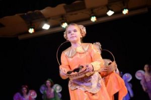 Театральная постановка «Маугли» прошла в школе №1234 района Арбат. Фото: «Вечерняя Москва»