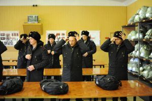 Старшеклассникам устроили экскурсию по армии в День призывника. Фото: Светлана Колоскова, «Вечерняя Москва»