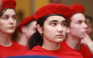 Ученики школы №1231 вступили в ряды молодежного военно-патриотического движения. Фото: Наталия Нечаева, «Вечерняя Москва»