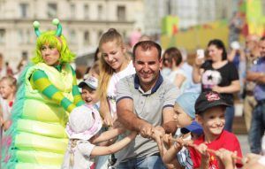 Число гостей фестиваля «PROлето» на Сахарова превысило 40 тысяч человек. Фото: Наталия Нечаева, «Вечерняя Москва»