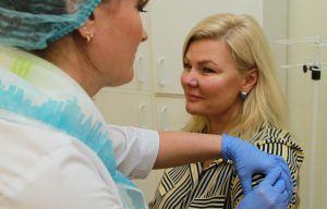 В столице продолжается кампания по мобильной вакцинации против гриппа. Фото: Наталия Нечаева, «Вечерняя Москва»