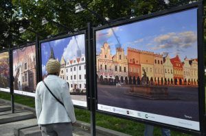 Новая фотовыставка открылась на Гоголевском бульваре. Фото: Анна Быкова