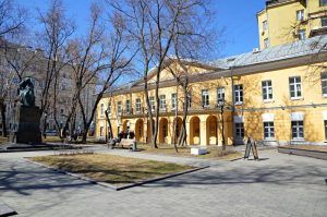 Дом Гоголя вошел в тройку самых популярных библиотек. Фото: Анна Быкова