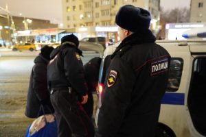 Оперативники Мещанского района столицы задержали мужчину, находившегося в федеральном розыске. Фото: Денис Кондратьев