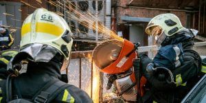 Пожарные и спасатели Москвы в феврале спасли 76 человек. Фото: Пресс-служба Департамента по делам гражданской обороны, чрезвычайным ситуациям и пожарной безопасности города Москвы