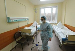 В Москве за сутки принудительно госпитализировали 213 больных COVID-19, нарушивших самоизоляцию 