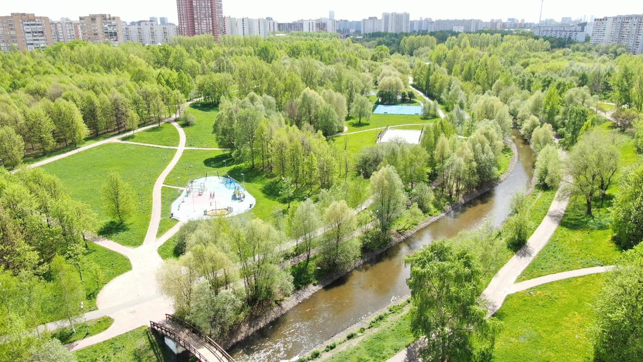 Фото олонецкий проезд. Парк Яуза Сухонская. Парк Яуза в Медведково. Сквер по Олонецкому проезду Москва.