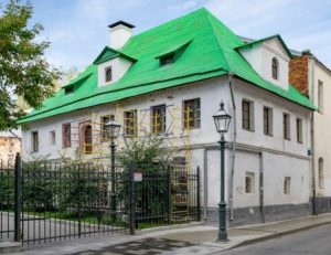 Палаты Александровского подворья отреставрируют впервые за 40 лет. Фото: сайт мэра Москвы