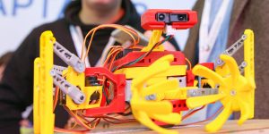 Юных инженеров пригласили на соревнование по робототехнике First Tech Challenge. Фото: сайт мэра Москвы