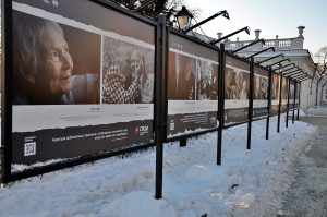 Выставка к Международному дню помощи бедным открылась на Гоголевском бульваре. Фото: Анна Быкова
