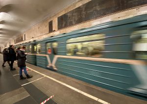 Дептранс: Дублирование указателей на станциях метро помогло снизить загрузку вестибюлей на 50 процентов. Фото: Анна Быкова