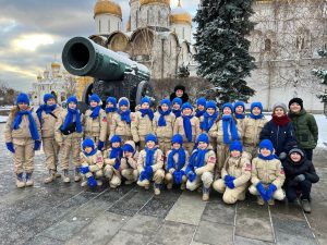 Юнармейцы школы №1231 посетили орнитологическую службу Кремля. Фото со страницы образовательного учреждения в социальных сетях