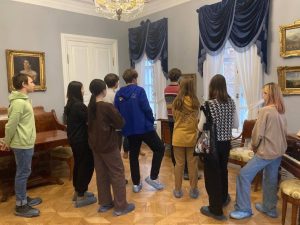 Ученики школы №1231 посетили Дом-музей Михаила Лермонтова. Фото со страницы образовательного учреждения в социальных сетях