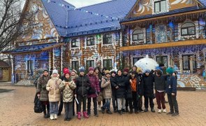 Ученики школы Поленова побывали в усадьбе Деда Мороза. Фото взято с сайта образовательного учреждения