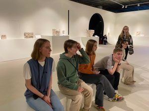 Ученики школы №1234 посетили с экскурсией Третьяковскую галерею. Фото: социальные сети учреждения