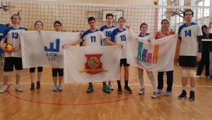 Команда спортивного клуба школы №1231 победила в окружном туре по волейболу. Фото: социальные сети учреждения