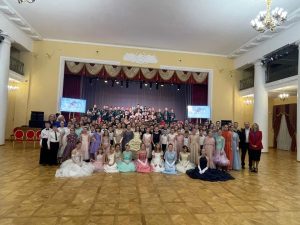 Ученики школы №1231 приняли участие в кадетском бале. Фото: страница Виктории Тиуновой в социальных сетях