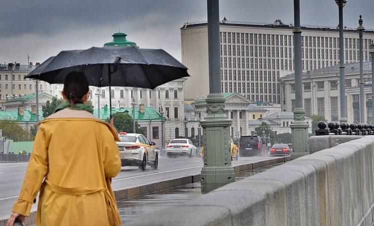 В Москве ожидается гроза и сильный дождь вечером 18 апреля. Анна Быкова, «Вечерняя Москва»