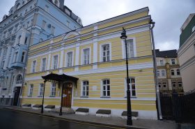 Выставка «Краски радости» открылась в Доме Цветаевой. Фото: Анна Быкова, «Вечерняя Москва»