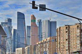 В Московской прокуратуре напомнили об ответственности за незаконный запуск беспилотников. Фото: Анна Быкова, «Вечерняя Москва»