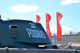 Акция «Есть такая профессия – Родину защищать!» знакомит школьников с вузами Минобороны. Фото: Анна Быкова, «Вечерняя Москва»