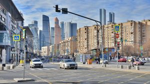 Временные ограничения движения автотранспорта введут на Поварской улице. Фото: Анна Быкова, «Вечерняя Москва»