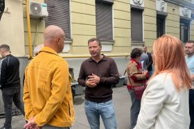 Глава управы района Арбат провел обход территорий. Фото: страница управы района Арбат в социальных сетях