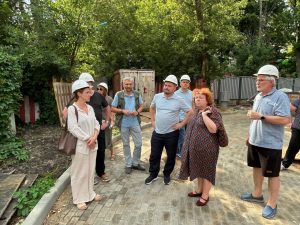 Обход территорий провел заместитель главы управы района Арбат. Фото: страница управы района Арбат в социальных сетях