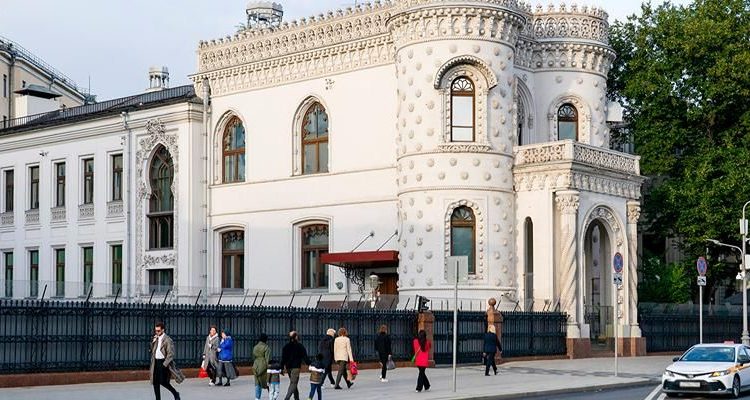 Подсветку установят на особняк Арсения Морозова. Фото: пресс-служба комплекса городского хозяйства Москвы