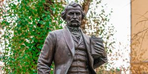 Историю жизни семьи писателя в районе Арбат рассказала заведующая музеем Ивана Тургенева. Фото: сайт мэра Москвы