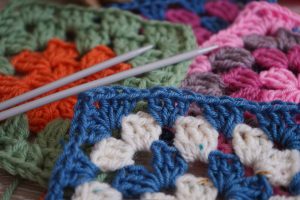 Занятие по рукоделию организуют в библиотеке №3. Фото: Анна Быкова, «Вечерняя Москва»